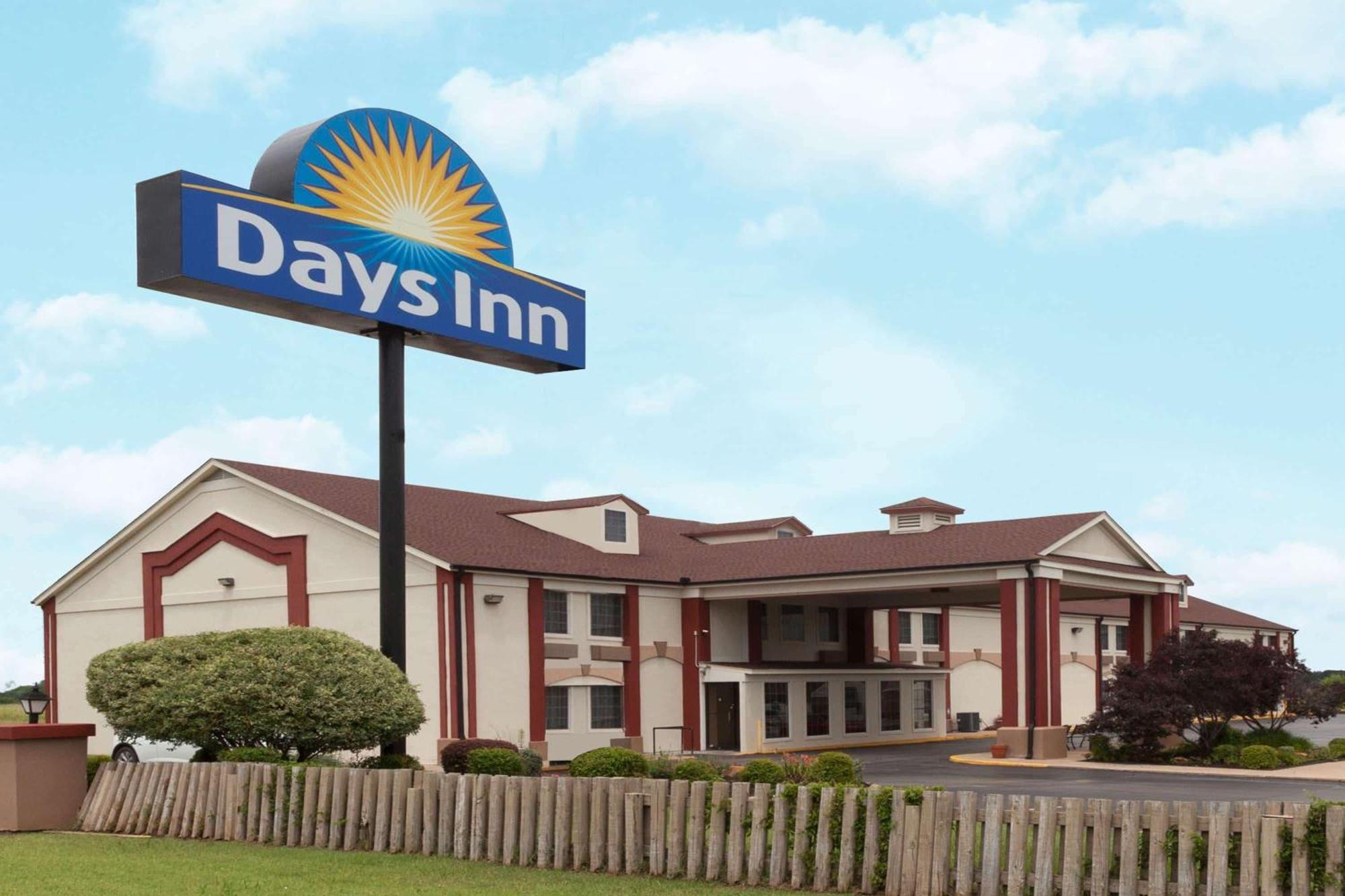 Days Inn By Wyndham Shawnee Eksteriør billede